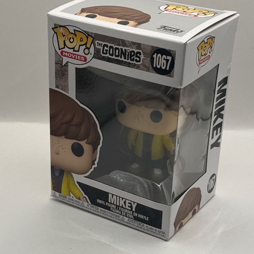 Funko Pop The Goonies Mikey with Yellow Jacket - Picture 3 of 11